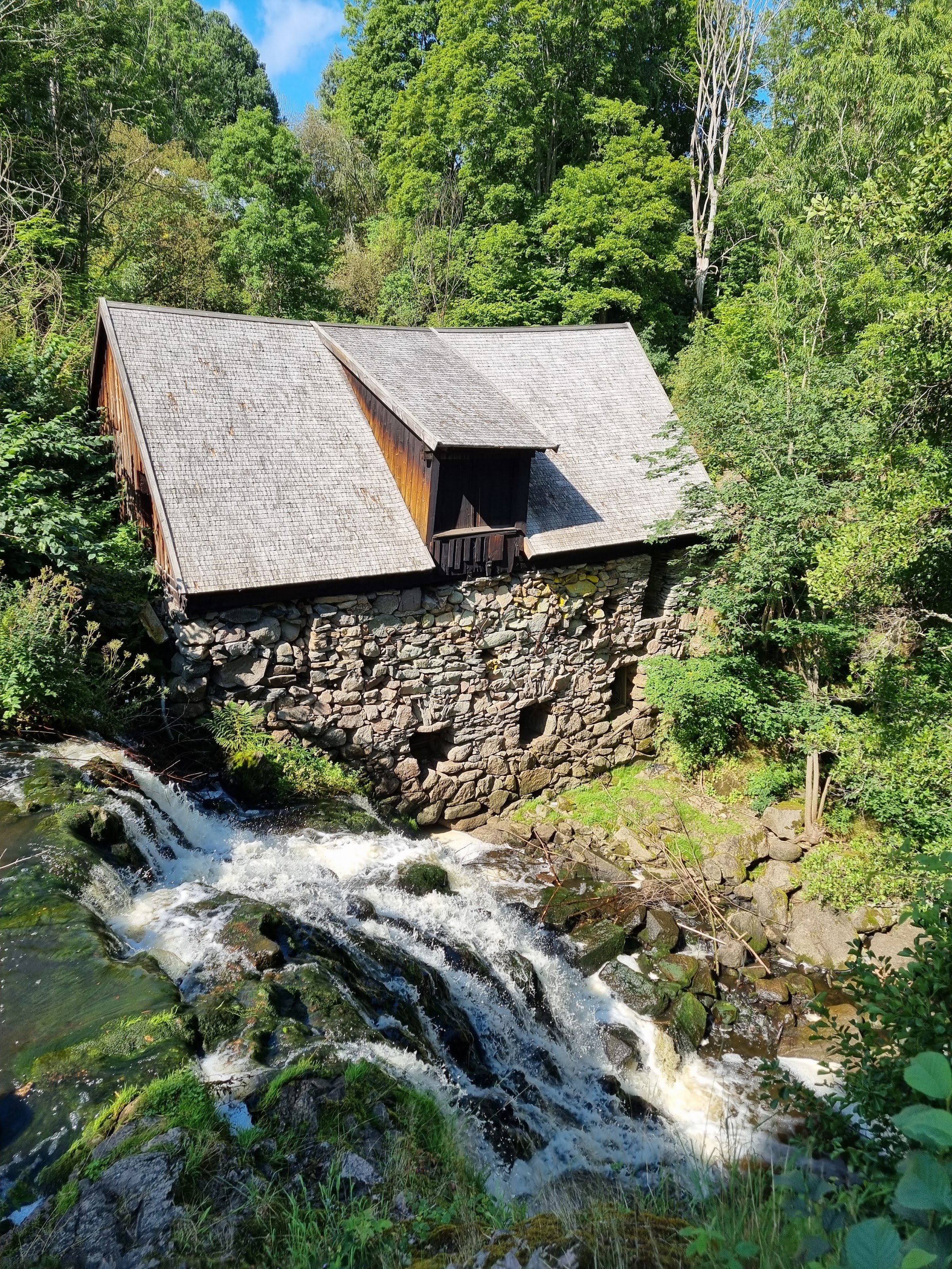 Röttle Vattenfall (Röttle Waterfall) and Röttle by